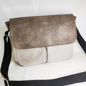 Sac bandoulière grand format – Tweed vert anis, rabat simili cuir vintage, base toile écru, éco-responsable"