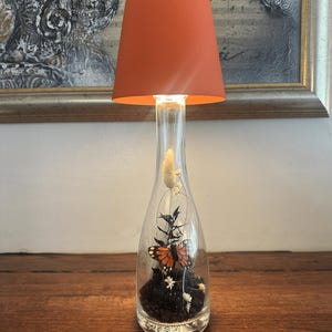 Classy Bloom Lamp – Elegant Floral Touch Table Light | Aesthetic Desk Lamp for Bedroom, Living Room, Office, or Gift Décor
