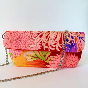 Kleine Upcycled Kimono Clutch - Handgemachte Crossbody-Geldbörse aus Japanstoff, Nachhaltiges Geschenk für Sie