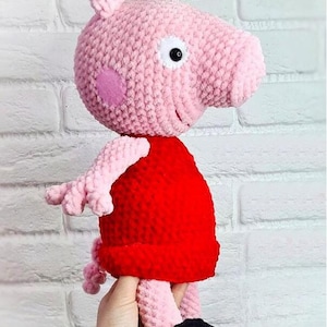 Patrón de crochet de cerdo de peluche suave: adorable muñeco amigurumi inspirado en dibujos animados (PDF), perfecto para niños, aficionados y creadores de regalos hechos a mano.