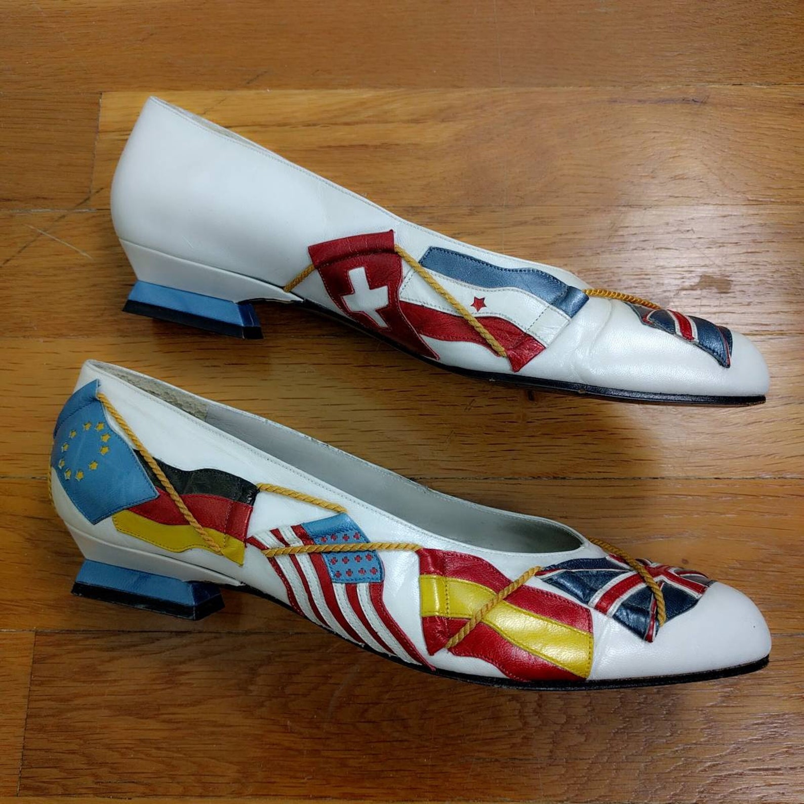 vintage 1980s margaret j world flags pearl metallic leather low ballet pumps 6