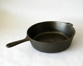 Unmarked Wagner 10 1 2 Inch Cast Iron Chicken Fryer 8