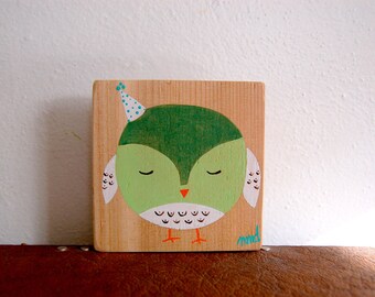 Party Hat Owl Sign in Reclaimed Wood - Rustic Children's Room Artwork - Handpainted Original Nursery Art - Greens and White