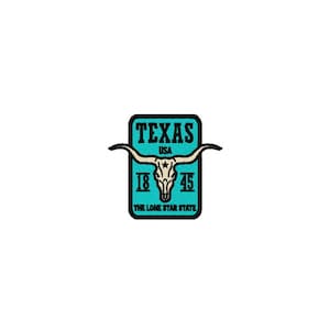 Könnte beinhalten: Rechteckiger Aufnäher in Türkis und Schwarz mit einem Longhorn-Schädel. Der Aufnäher hat das Wort "TEXAS" oben, darunter "USA". Die Zahlen "18" und "45" stehen darunter. Der Text "THE LONE STAR STATE" steht unten.
