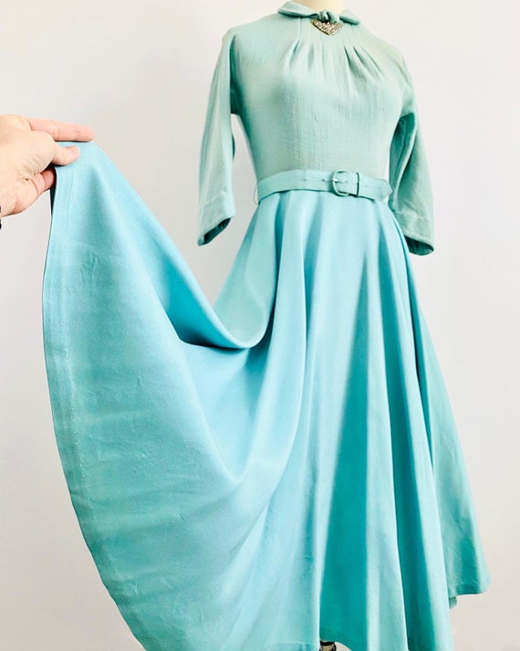 Vintage 1960s Turquoise Seafoam Blue Light Wool Dr
