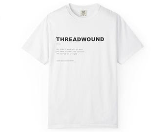 Koszulka z nadrukiem Threadwound Lexicon | Koszulka z ciemną, estetyczną definicją | Koszulka z napisem „Emotional Damage” | Minimalistyczna grafika typograficzna | Odzież Static Dust