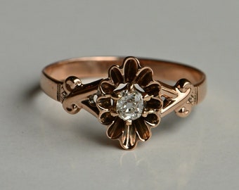 Antique Victorian 1910s 14K rose gold old mine cut scallop solitaire