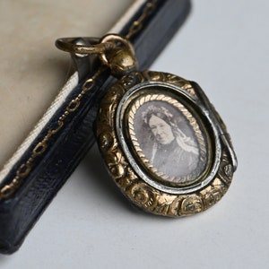 Antique Victorian gold-filled locket with hair work and photograph image 7