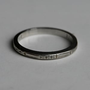 Vintage &quot;6-30-32&quot; Art Deco 1930s SIZE 5 US 18K Belais chased wedding band