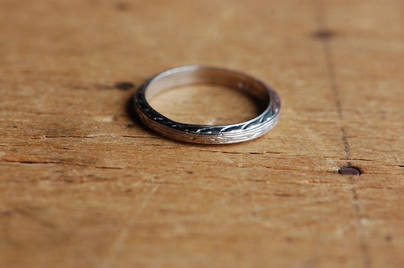 Vintage 1930s Art Deco platinum engraved wedding b