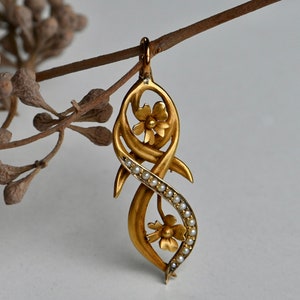 Antique 1910s Edwardian pin-to-pendant conversion with seed pearls