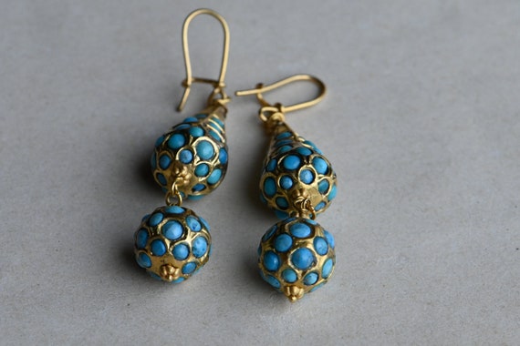 Vintage Mid-Century Victorian Style turquoise dro… - image 2