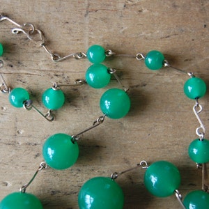 vintage jade glass bead necklace SUGAR SNAP image 4