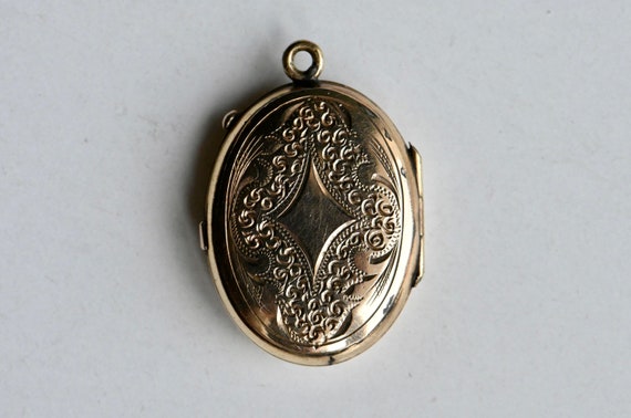 Antique Victorian hand engraved gold fill photo l… - image 2
