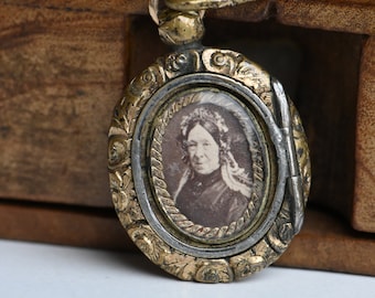 Antikes viktorianisches Gold-gefülltes Medaillon mit Haararbeit und Fotografie