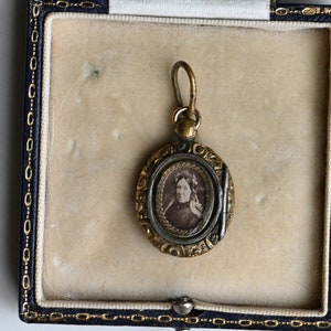 Antique Victorian gold-filled locket with hair work and photograph image 9