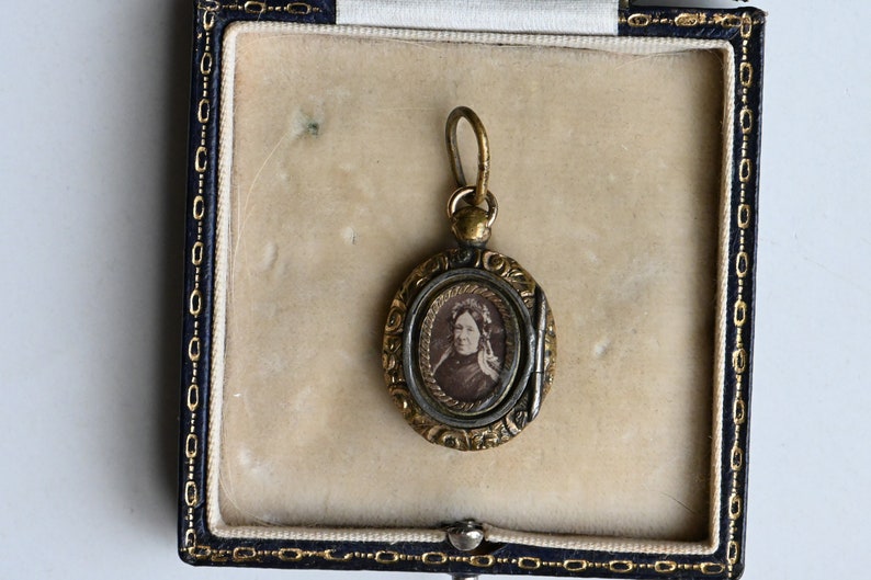 Antique Victorian gold-filled locket with hair work and photograph image 9