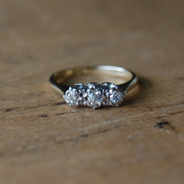 Vintage 1940s diamond trilogy engagement ring ∙ 18CT and platinum engagement ring