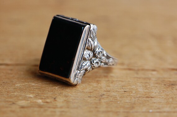 Antique Art Deco 1930s sterling bloodstone signet