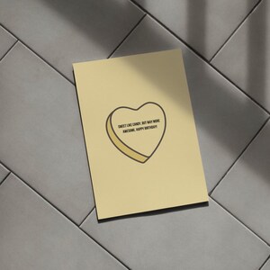 Cartão de Feliz Aniversário, Design de Coração de Doce Amarelo, Doce e Incrível