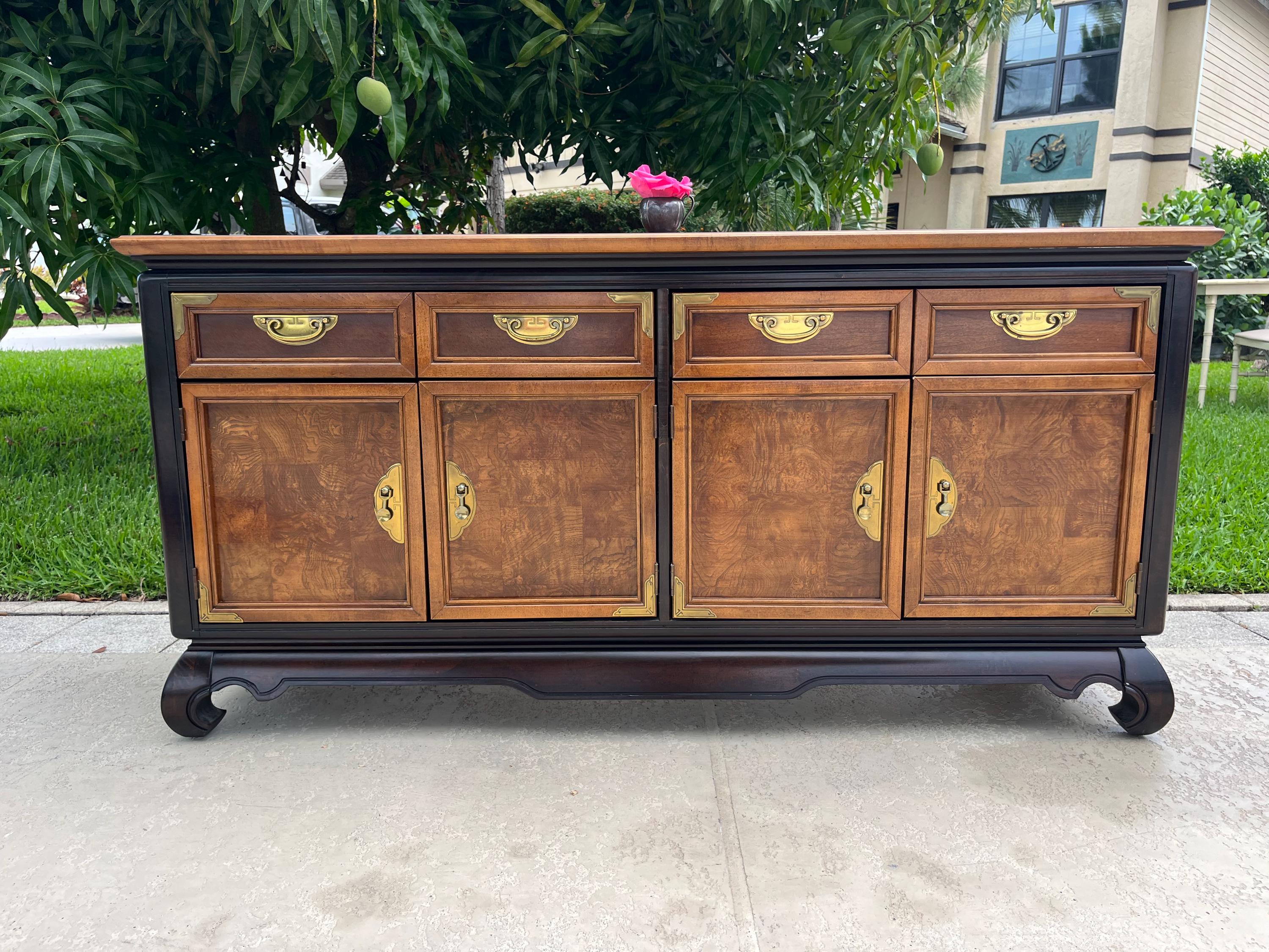 VINTAGE BROYHILL CREDENZA Chinoiserie Buffet Side Board Brass