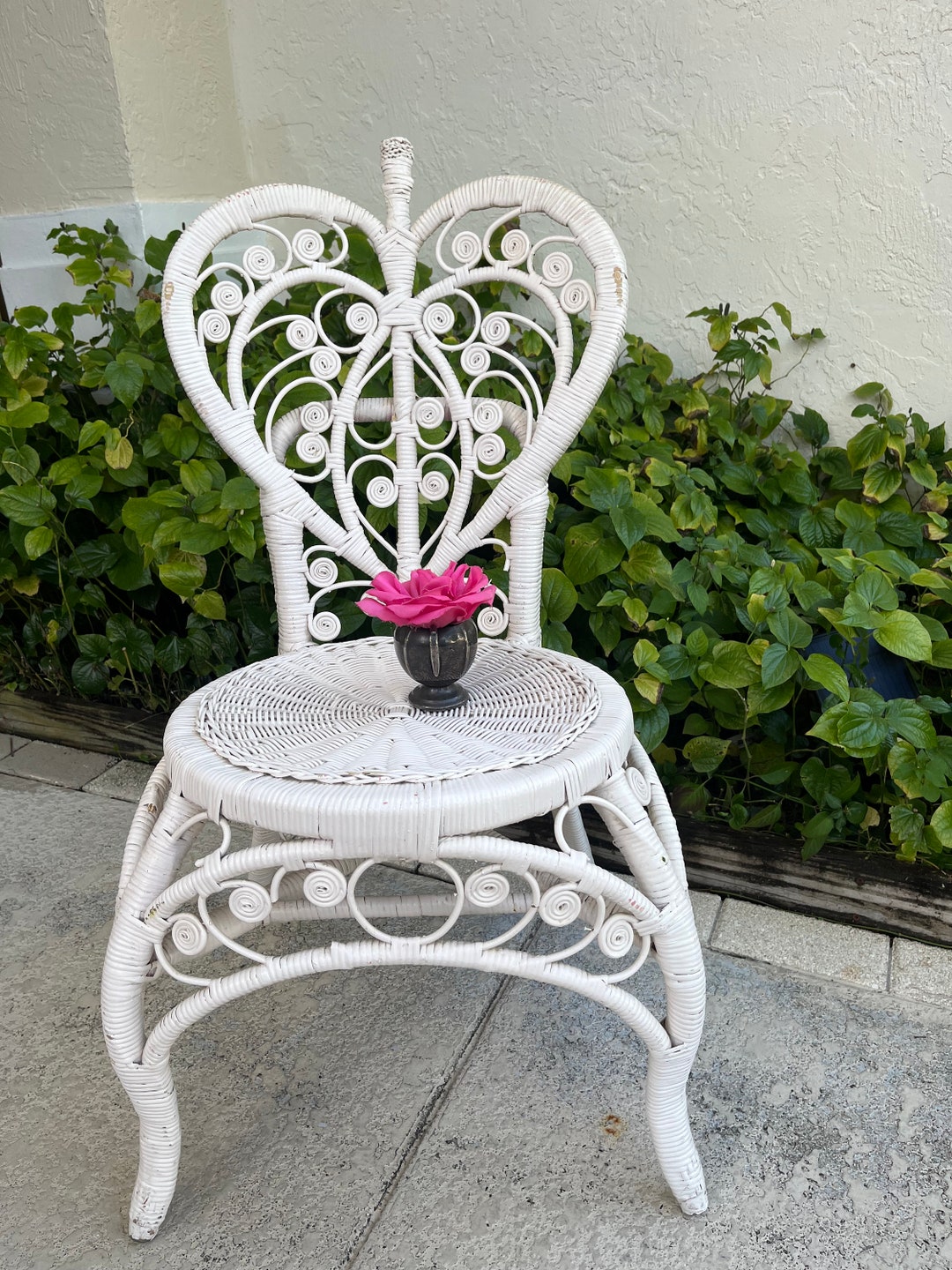 Cheap white 2024 wicker chairs