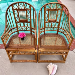 High Back Vintage Brighton Pavilion style Burnt Bamboo and Cane Chairs, Vintage Brighton Chinese Chippendale Bamboo Rattan Armchairs, a Pair