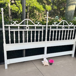 Vintage Faux Bamboo Drexel Kensington King headboard, Vintage Faux Bamboo Chinese Chippendale Headboard Bed with Posts