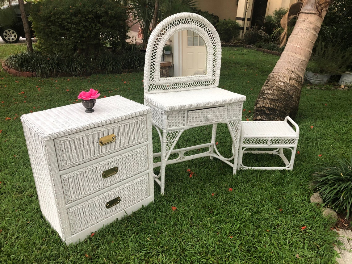 Vintage White WICKER DESK Vanity / Small Wicker Vanity Shabby Etsy