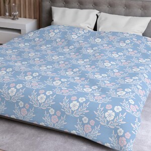 Pastellblauer Blumenbettbezug: Cottagecore Bettwäsche