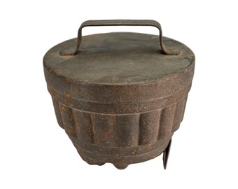 Molde antiguo de metal francés para helado y gelatina con decoración de frutas, con tapa y asa.