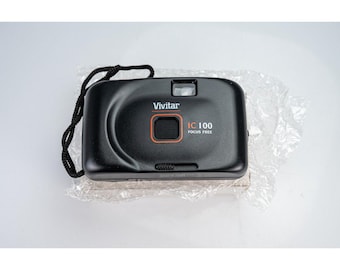 Vivitar IC 100 Focus Free Black Plastic 35mm Film Point and Shoot Camera New