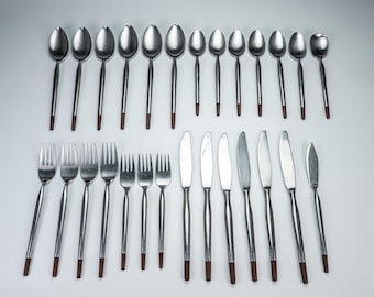 Cubiertos de acero inoxidable polinesio MCM Stanley Roberts con mangos marrones, 28 piezas.