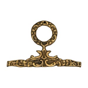 Tirador de anillo de latón fundido ornamentado con diseño de volutas