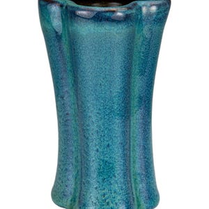 Miniatuurblauwe gecanneleerde keramische vaas, aardewerk gevlekt blauwgroen geglazuurd 5"H