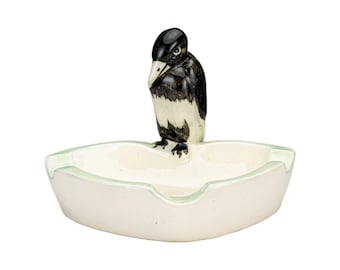 陶器製カササギの置物灰皿、黒と白の釉薬陶器