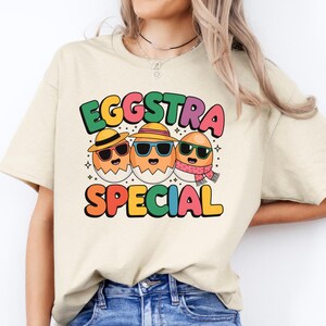 T-shirt amusant avec un lapin de Pâques : t-shirt spécial printemps Eggstra