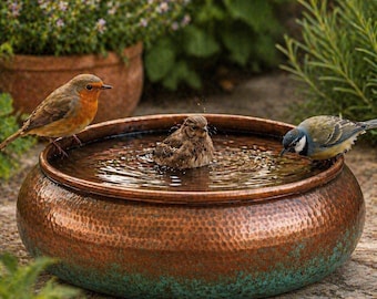 Baño para pájaros de cobre con pátina verde – Cuenco de agua para jardín hecho a mano – Decoración para comederos de pájaros de exterior