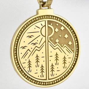 Sonne und Mond-Halskette: Himmlischer Medaillon-Anhänger