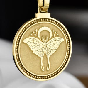 Collana Luna Moth in argento sterling: ciondolo ali personalizzato