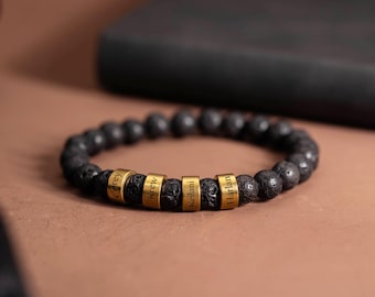 Braccialetto con perline in pietra lavica, braccialetto con perline con nome da uomo, braccialetto con perline incise per papà, regalo per la festa del papà, regalo per San Valentino, regalo per lui