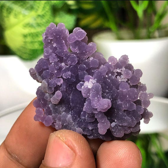 ユニークなグレープアゲート標本クラスター | ギフト、贈り物、贈り物