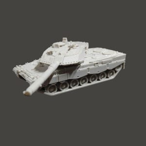 Leopard 2A5 Tank 1:72 scale model kits DIY