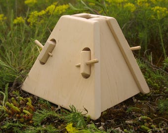 Forma do Paschy. Drewniana forma do sera. Prawosławna Pascha Wielkanocna. Oryginalne danie wielkanocne.