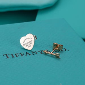 Tiffany sterling silver heart-piercing earrings, women's earrings, couple earrings, the best birthday gift