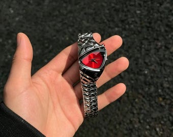 Reloj gótico Y2K con diseño de escamas de serpiente, esfera triangular irregular, reloj de cuarzo, pulsera plateada única y llamativa, reloj de moda ajustable.