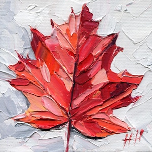 Puede incluir: Pintura al óleo texturizada de una hoja de arce roja. La hoja, con sus intrincados detalles y variados tonos de rojo y naranja, se encuentra sobre un fondo blanco texturizado. La obra de arte muestra una técnica de espátula, creando un efecto tridimensional.