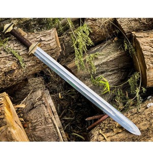 Hand-Forged Viking Sword, Norse Warrior Blade, Carbon Steel Sword, Medieval Replica, Custom Wooden Scabbard, Collectible Battle Sword