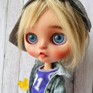 Ooak Blythe Custom Doll TBL Base Carved Face Detailed Makeup Art Doll With Outfit For Display Collectors Gift Handmade 12 Inch Blythe Doll