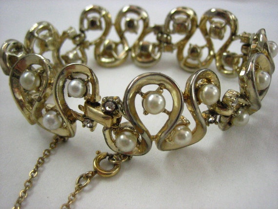 Sale Vintage Coro Gold Tone Metal Crystal Clear R… - image 1